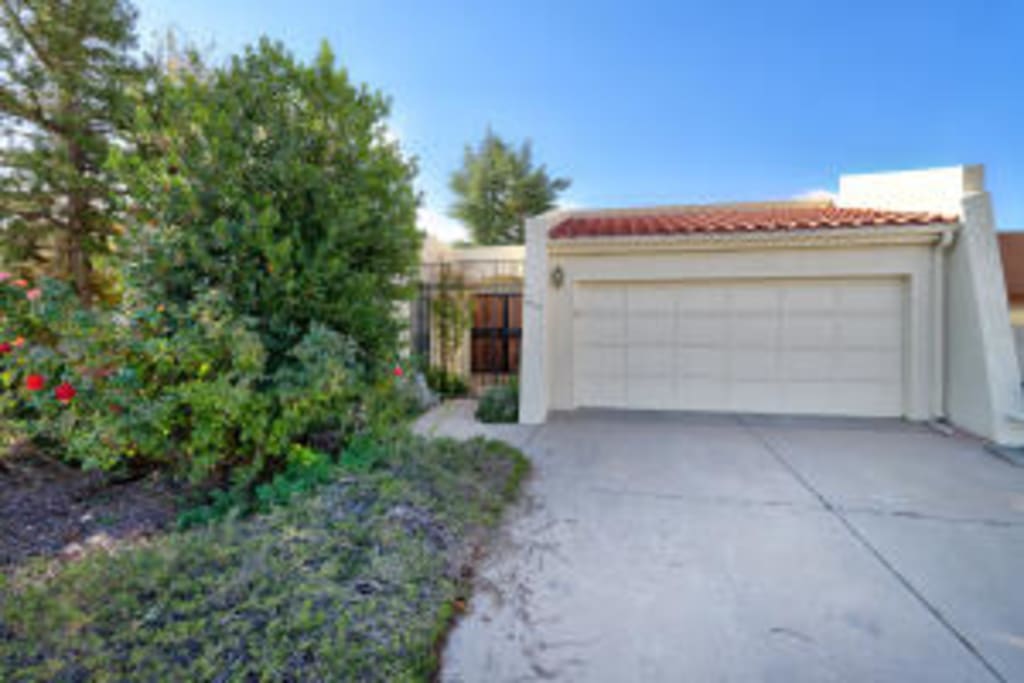 6632 Casa Loma NE inception-app-prod/YmVkOTYwMzgtN2FiZS00Y2FjLWJiMWEtMzkxMzhjNGY2YjEy/content/2024/03/20ca0bb80dc74b0827436140356cedfe4b201d81.jpg