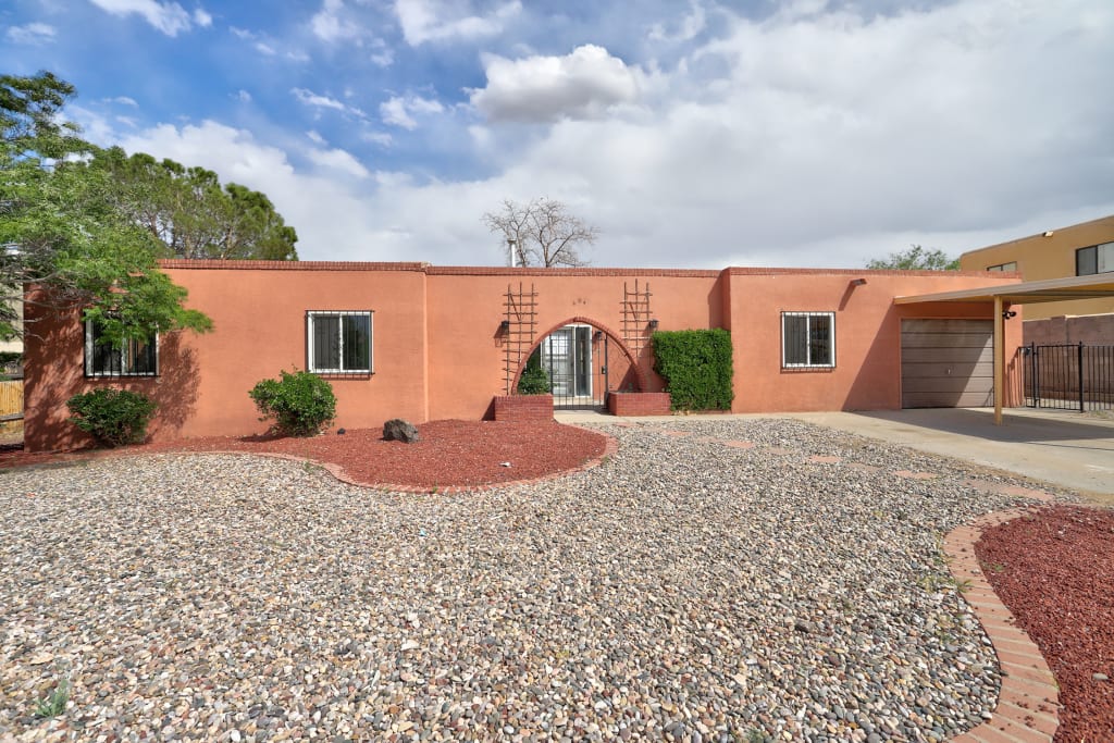 604 Oreja De Oro Drive SE inception-app-prod/YmVkOTYwMzgtN2FiZS00Y2FjLWJiMWEtMzkxMzhjNGY2YjEy/content/2024/07/8fedd299c7d168bc7ca7b90992d24903a0efa69c.jpg