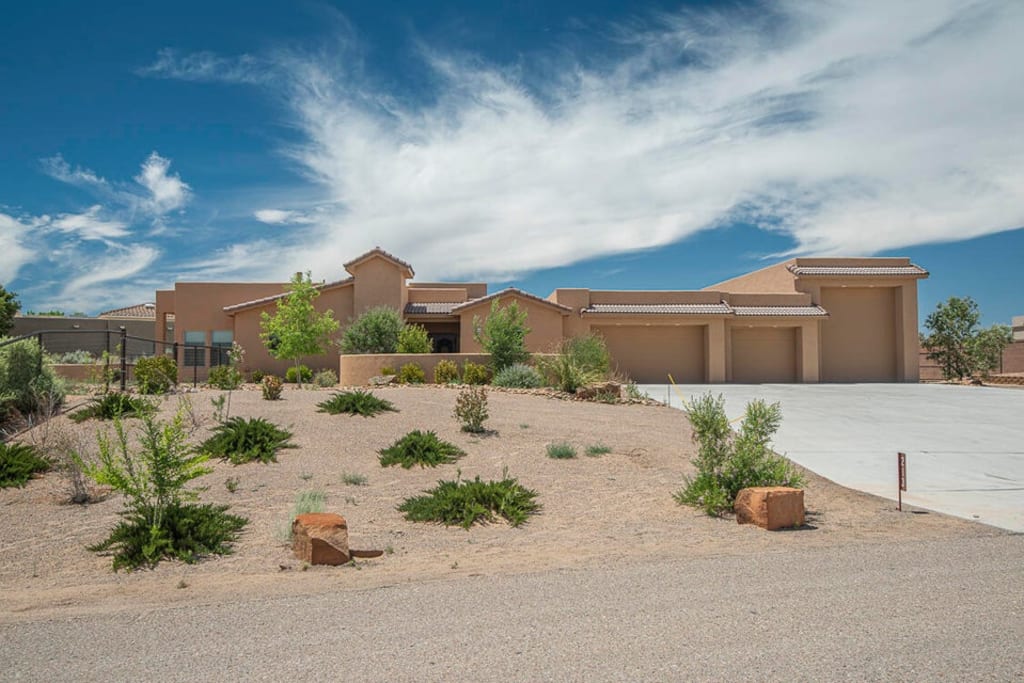 213 Tierra De Corrales Rd (Buyer) inception-app-prod/YmVkOTYwMzgtN2FiZS00Y2FjLWJiMWEtMzkxMzhjNGY2YjEy/content/2024/10/1936beb3ebb925a9aa6fc9befa6a2d1e6aabd782.jpg