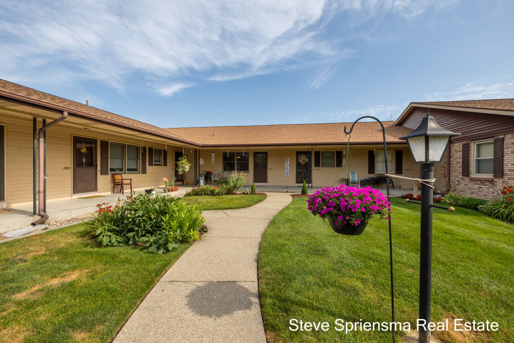 2889 S Wentward Ct, Hudsonville inception-app-prod/YmYwNDE4ZWUtY2YwOS00MTAzLTg3ZWMtOGI2NDNlMjk5N2Rh/content/2026/07/c82c4a7d733530e565a896e5554b2e7b1ab169db.jpg