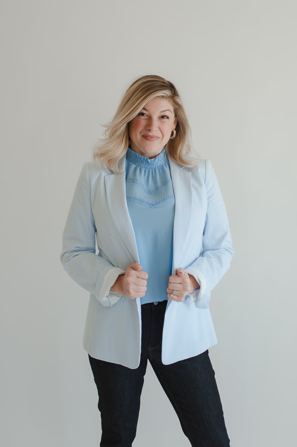 Meet Our Agents inception-app-prod/YzM2OTZhMzMtMWE0Mi00ZGYxLWJhNDAtZmEwMjEwZDRkY2M0/content/2023/04/05e0041b4ace1115dd268f19148d3a44684e2046.jpg