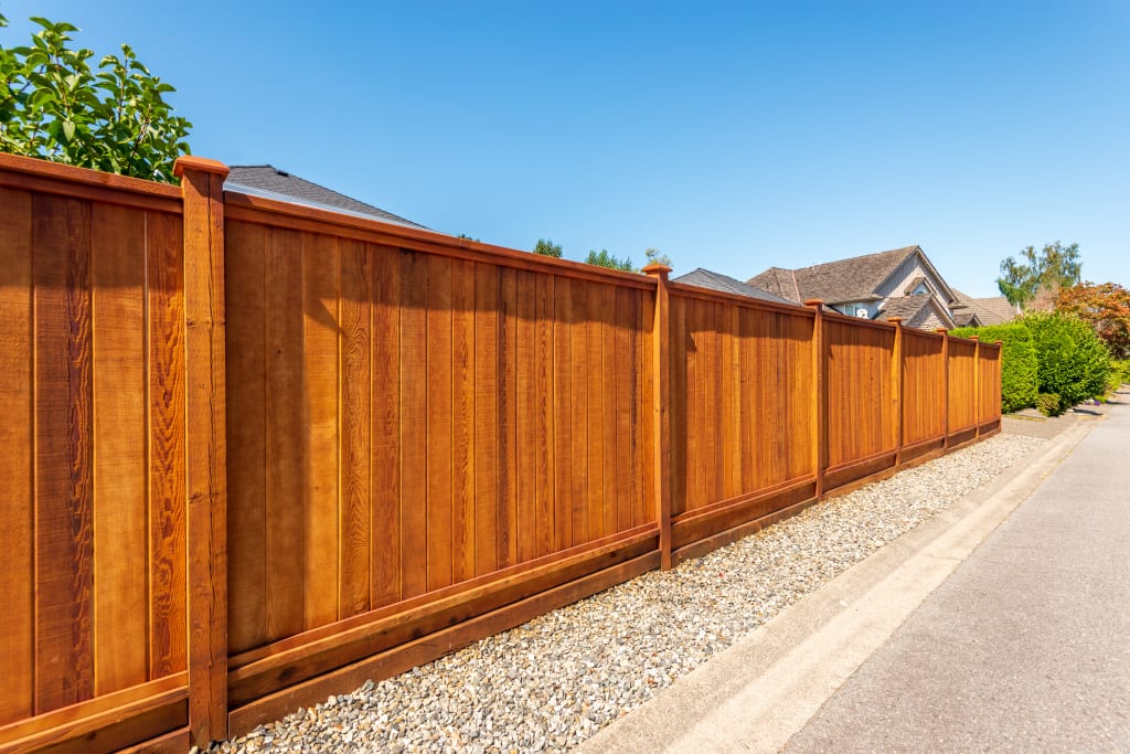 Do Fences Increase Property Value? Strategic Fencing for Maximum Return on Investment inception-app-prod/ZDIxYjMwYWEtZThmNC00NDJhLThiY2YtNjg3Y2YwMjk5M2M0/content/2025/10/333aa5480bcb8456736181aa34a900a12174c683.jpg