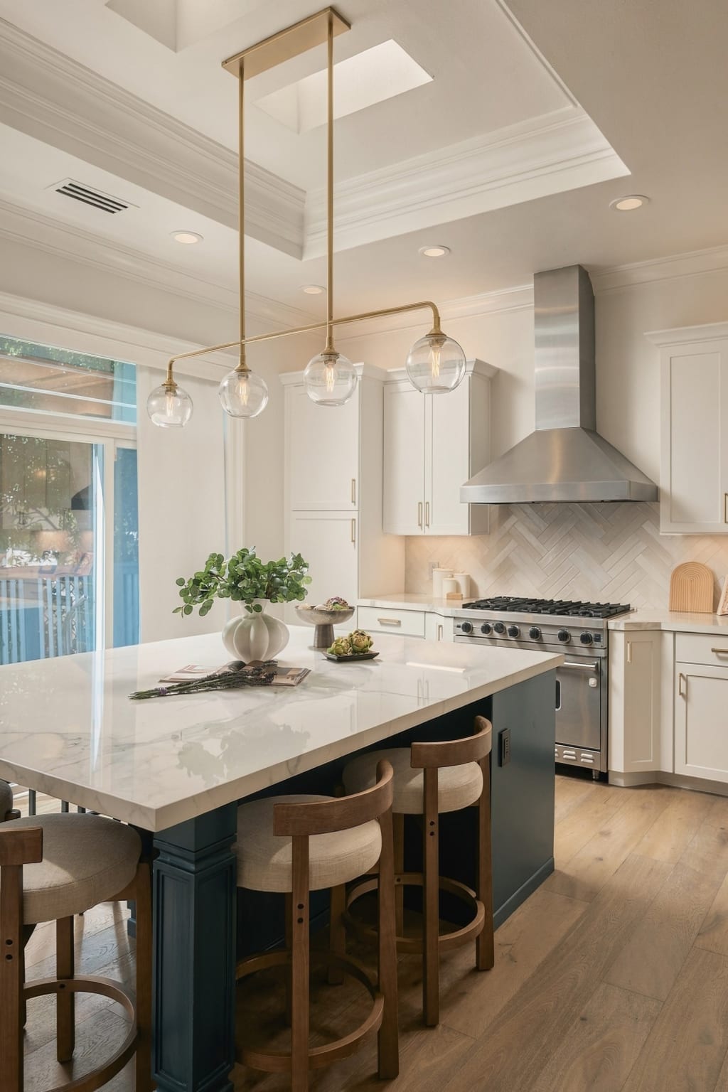 Burlingame First-Time Buyers: From Preapproval to Closing Day inception-app-prod/ZDQ5M2U2Y2UtYjhmOS00MDgzLWFmNzQtNTY1OTExODIyYmI2/content/2026/09/47bf07291768c36878226d6454ff9a2e730dc2c4.jpg