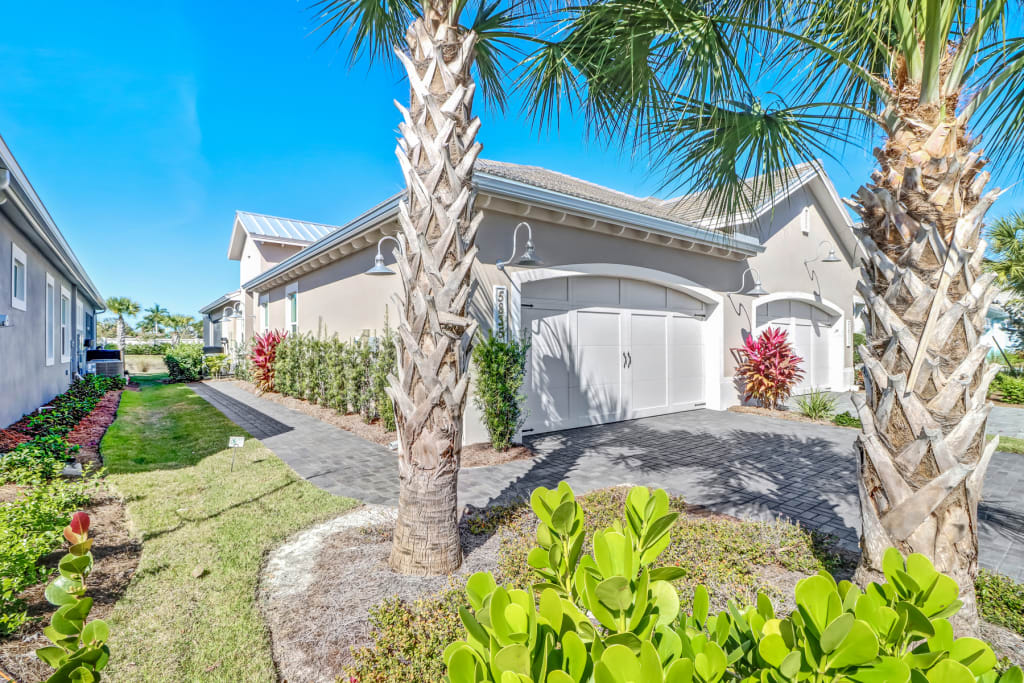 NEW LISTING in Isles of Collier Preserve inception-app-prod/ZDY2NzI4NjQtMzNlMC00NzFkLTk1YjUtNWYwZDc3ZjdiOGQ1/content/2022/02/bd002135a8124a21bf95142b4926add5a584ae51.jpg