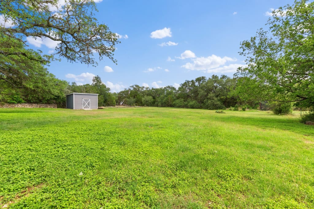Boutique Hill Country Hospitality Retreat with Expansion Potential inception-app-prod/ZGFhMzFmZWQtOGZjMi00OGYzLWJmNDEtMmU4MmM1YmZlOGFj/content/2026/05/6ddc1ffb69f86501be858bdf5f896477963fd200.jpg