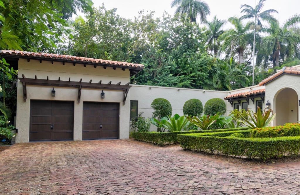 FIRPTA Explained: Foreign Seller Guide to Florida Real Estate 2026 inception-app-prod/ZGJhOWM0YmQtNTgzMS00MTdkLTliNzYtMTNkN2ViNWVhMzVj/content/2026/05/e640523f62bfb8519486678c050794c81452cd24.jpg