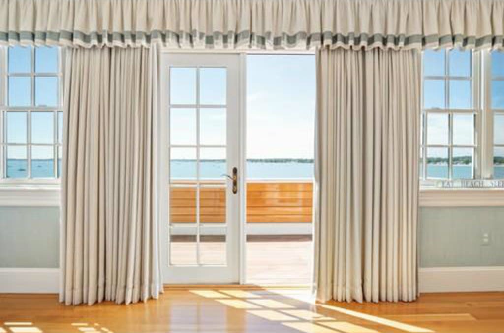 inception-app-prod/ZGM1NDRlZDktYWVjYy00MzE4LWJhNmQtYmNlMzM0MDRiODZk/content/2018/08/Top Waterfront Homes in Quincy Boston MA-2.jpg