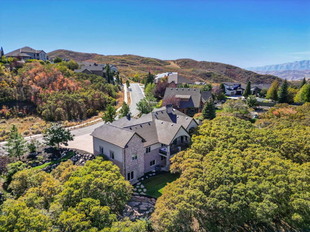 Why Suncrest is Utah’s Hidden Gem inception-app-prod/ZTAwMmRlNmYtMDFhMC00YjBiLWFjZWMtNDMwOThlY2ViODYw/content/2025/12/bbb3f8ea59d72ee7f40f2517b7820a45312621b7.jpg