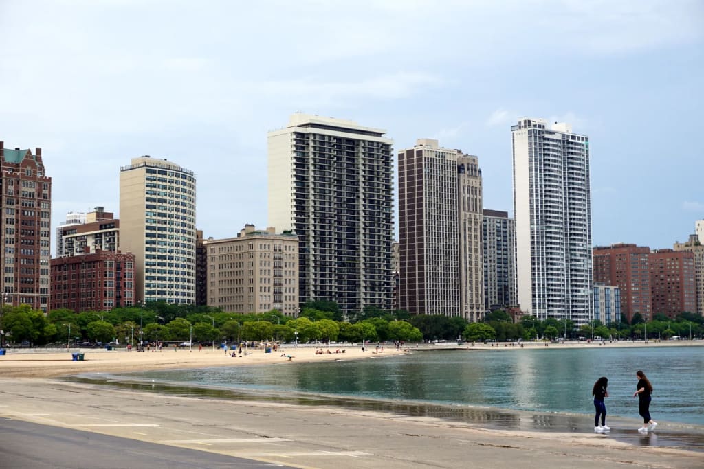 Gold Coast Chicago Neighborhood Guide: Where It Is, Homes, Astor Street & Lakefront Living inception-app-prod/ZTE0ZDg1NDItM2E3Zi00NTMwLTllYTgtYmM0YzAzMWZkNDFj/content/2026/10/966d80bcedc388b950c06c299c953ed2ad8bd395.webp