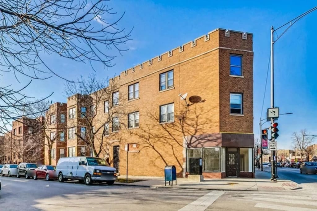 Rogers Park Commercial Storefronts for Lease: 6600 & 6602 N Clark St inception-app-prod/ZTE0ZDg1NDItM2E3Zi00NTMwLTllYTgtYmM0YzAzMWZkNDFj/content/2026/10/b71a2af351faabf6c9e34432cd474ad558d55ef6.webp