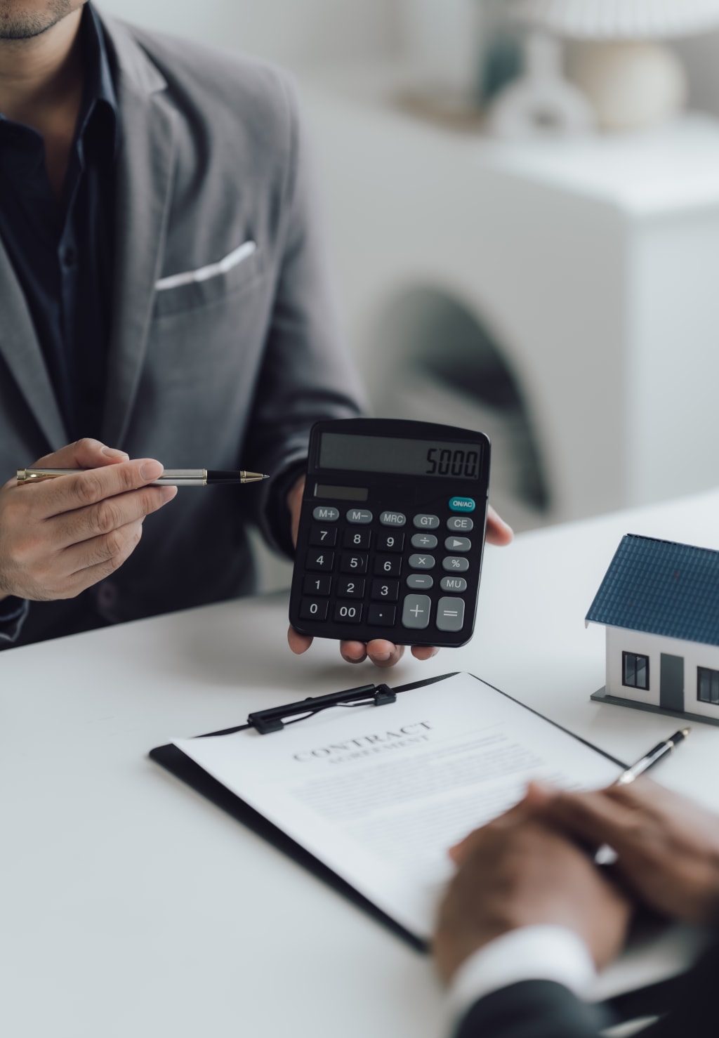 HOW REALTOR REBATES SAVE FLORIDA BUYERS THOUSANDS inception-app-prod/ZTE0ZjhjN2YtZmZhNy00NWVmLTg1OTEtNDA1YzBmZmUzYTMz/content/2026/08/9b32b2f149bd2005595ce1dbb38d4ec9f7f68b00.jpg