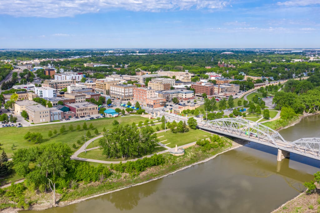 North Dakota vs. Minnesota Taxes for Homeowners: What Grand Forks Area Buyers Should Know inception-app-prod/ZTVlYWEyODEtYzI4OS00NjczLTg0YTAtOWRiYTdhOTA3MDkw/content/2026/09/b79b80c641706146036a0e2ccbc0a874073c6739.png