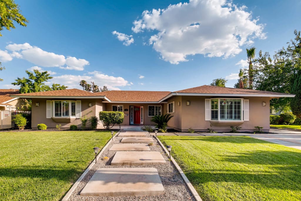 2909 Bryant Ave - McNeil Estates inception-app-prod/ZTlhMTA0NmQtZGQzYS00MmUzLTlkYmYtMmJmMDM3MzI2ZGI3/content/2017/07/2909 bryant 89102 Las Vegas NV-large-001-2-Exterior Front-1500x1000-72dpi-2.jpg