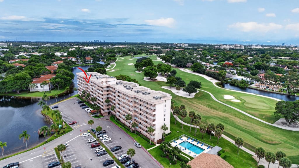 250 Jacaranda DR #703, Plantation, FL 33324 inception-app-prod/ZWY1YTE5M2QtOTVlYS00ZmE5LWI1ZDMtMzY4MTJhM2I4MjJh/content/2026/09/9a0307674e96f202089766ab7ba36565bcd9ed0f.jpeg