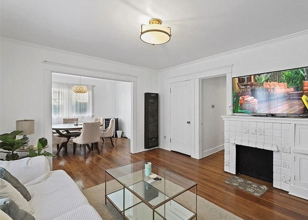 SOLD -440 Ximeno Ave, Long Beach, CA inception-app-prod/ZWYwZjZiZWItMzFiYy00MmEyLWEzMTEtOTlmNDdmMzZlYWFm/content/2020/06/d0b76b56-46bb-4652-b23b-42b2737ebb991201a.jpeg
