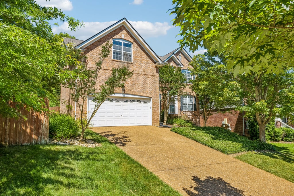 1315 Tilton Drive Franklin TN 37067 inception-app-prod/ZjIzYTAyYzYtZGIxYy00OTQzLTlhMTYtNzMyODAxMDg4YTkw/content/2024/06/4bed84b552a2abbe75f6a2cf6be1dac52bddc353.jpg