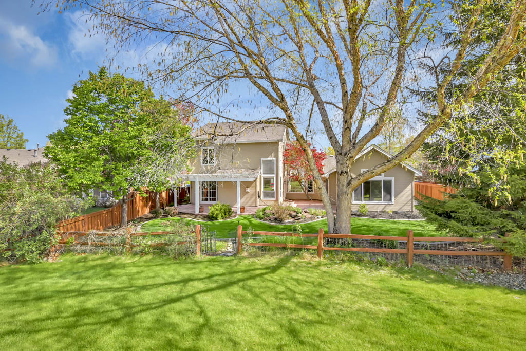 SOLD - 5905 S Settlement Way inception-app-prod/ZmVlNWNkNDctNjgzYi00MDQwLTk0MGUtMDQ5NDUxYzBkODJi/content/2020/04/23-back-from-common-area.jpg