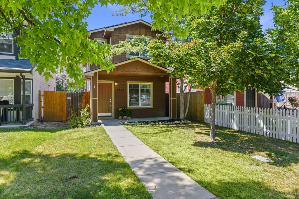SOLD - 1813 S Shoshone St inception-app-prod/ZmVlNWNkNDctNjgzYi00MDQwLTk0MGUtMDQ5NDUxYzBkODJi/content/2023/07/7678c04c77e0d6363b0f15c966635653463ad67e.jpg
