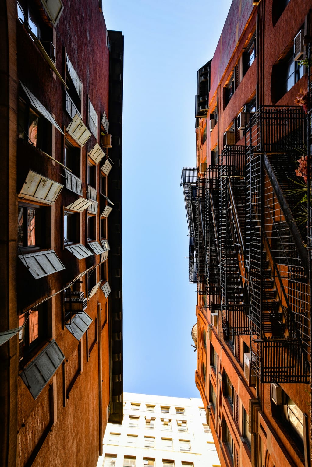 NYC Multifamily inception-app-prod/ZmZmZTUyZTUtZjk5Zi00OGFkLWI0M2ItNGNlN2U4NDYxNWZl/content/2025/10/5cf0fe26efd66fa4a412e280bf1c57105eac3274.jpg