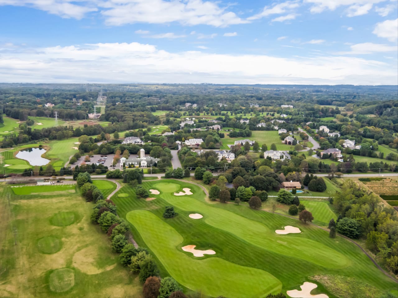 Colts Neck inception-app-prod/M2JlZTdmMWQtM2QyZi00Y2ZhLWFiODAtMDMzNTFkN2U4ZTdl/content/2020/12/hlmdlcoltsneckgolfclubaerialdji0020-2.jpg