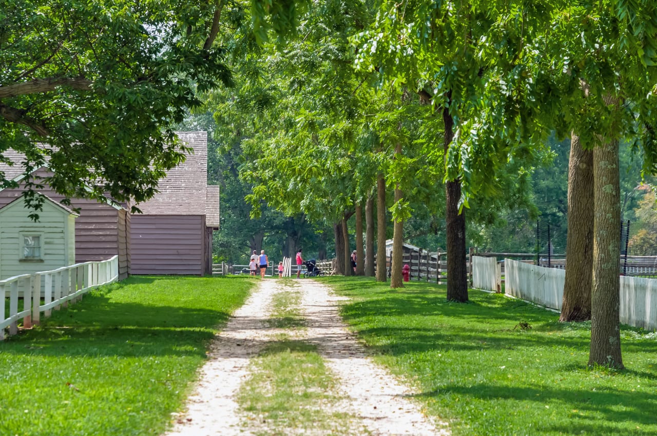 Holmdel inception-app-prod/M2JlZTdmMWQtM2QyZi00Y2ZhLWFiODAtMDMzNTFkN2U4ZTdl/content/2021/01/hlmdlparkandhistoriclongstreetfarmdsc6885-2.jpg