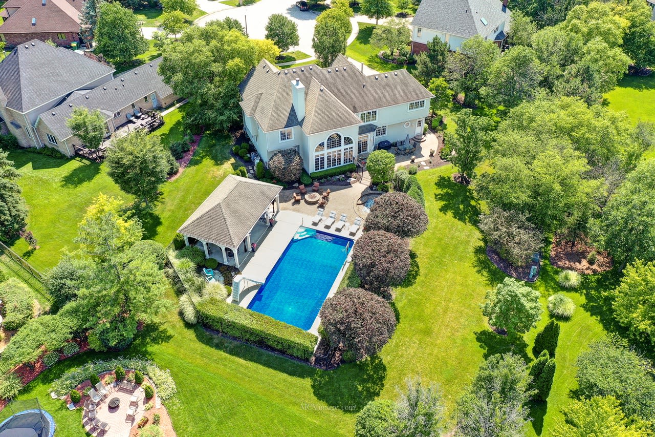 Why list your home with Cathy? inception-app-prod/M2U0MWMzNmUtZWYyOC00Yjg5LWE2NzAtMzhiOTEzMjcxNDQ3/content/2023/08/cdb52674b12cf0d3f77847e70c53dd627063eecd.jpg