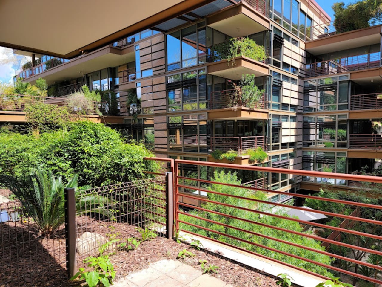 Properties for Sale in Optima Camelview Village inception-app-prod/M2Y0NzM4NmUtY2YxMC00OTJjLTg3YjYtMWE0YmIyMzhiYjNj/content/2024/05/36a9e01a93c6dd33868bdaaf2e46be524ff9d97d.jpg