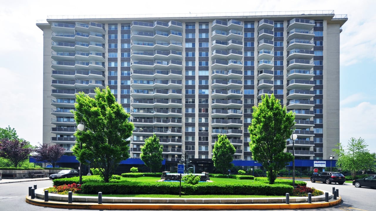 The Seville inception-app-prod/MDA3OGE2NjQtOTg1OC00Zjk5LTljNmItNWI1ZjFmOTJlNTU2/content/2021/05/Projektbeztytuu-2021-05-24T112041.396.png