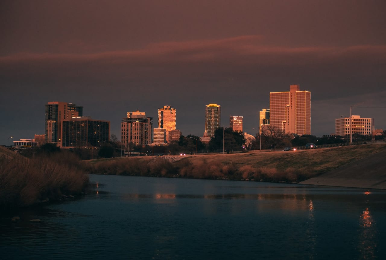 Fort Worth inception-app-prod/MDgwNmNiOWYtMWZjZi00NzI4LTk2ZTAtYjFjY2VmM2UyMzM5/content/2021/08/matthew-lancaster-vSc0f1OuIRw-unsplash.jpg