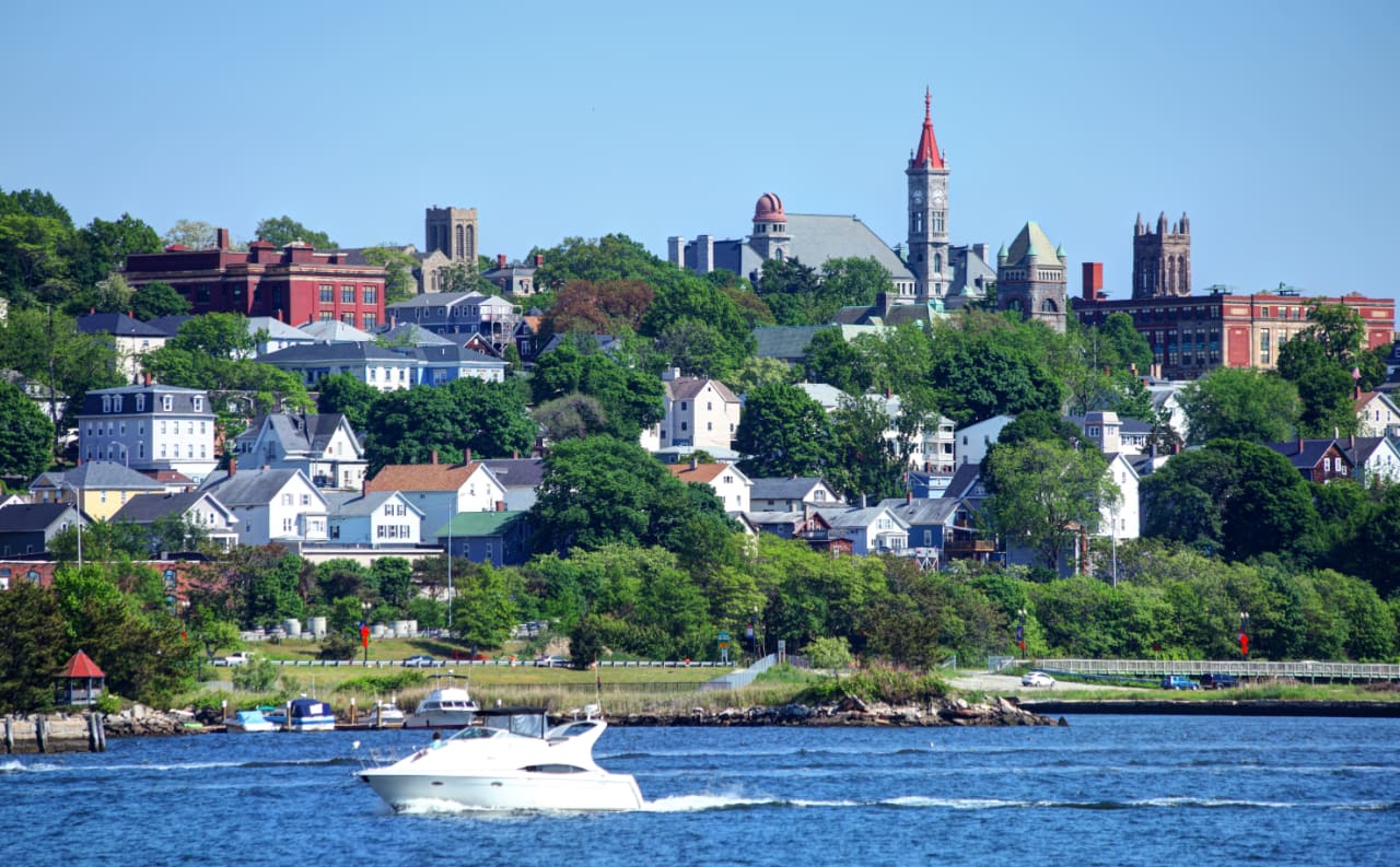 Fall River inception-app-prod/MGFmODg2MzMtZTU3OS00ZjM4LWIxOGEtNGM4N2Y1OWJmNWFl/content/2025/03/e589293bba4595f63aaf675c87d94b72c2277057.png