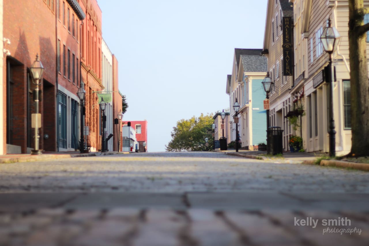 inception-app-prod/MGMxN2M5ZTEtYmFkYi00YWE4LWIyM2MtMmE2MjQxNTM0Mjgy/content/2019/01/Downtown New Bedford Down Low Kelly Smith.jpg