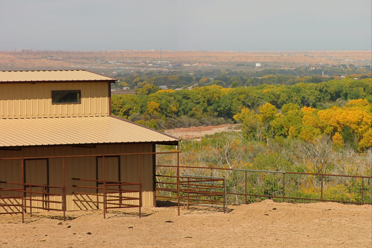 Valencia County inception-app-prod/MGRhMWIzODItNDlkYy00YjFiLTk0M2UtNjM5YzQzNWQwYTUx/content/2021/01/390f23372affcc8a12e86fc1ae0b1e86.jpg