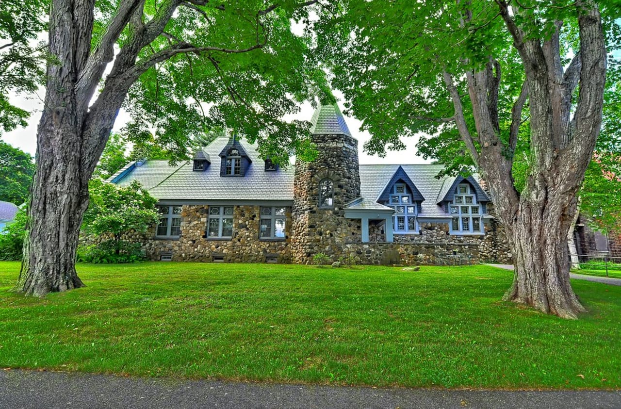 Petersham, MA inception-app-prod/MTVkODk2NzktMTc2Yy00NjUzLWI4NGMtMGIzYTFlYjUwOTIz/content/2025/09/4bb6df79b33a5653e1aee0ef61b69929a02e9b35.jpg