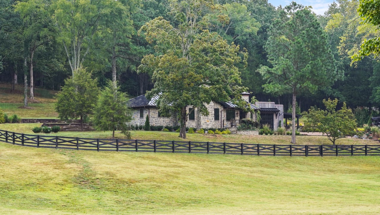 Leiper's Fork inception-app-prod/MjhiYzJjZjktZDE2Yy00MDAyLTk2NzItN2RiODE3ODRmZjUx/content/2025/08/9613a9fd3bfe79e989275774b3a40d5e2be8acff.jpg