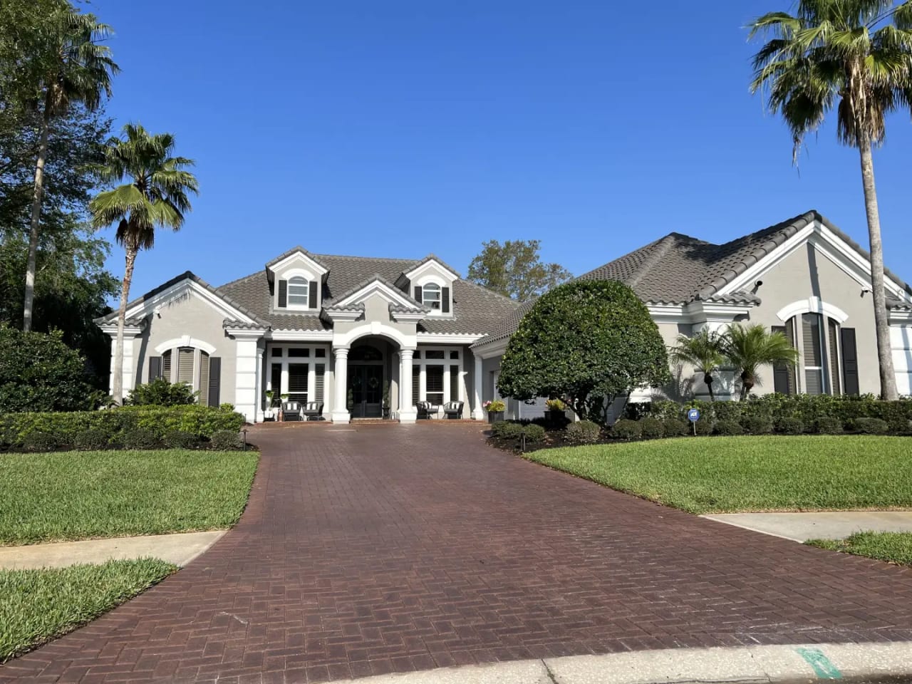 Pinellas Neighborhoods & Area Guides (2025) inception-app-prod/MmNhM2RmODYtZGUwMC00NDcwLTg4MjgtMTkwMjI1MThmMjZl/content/2025/10/a69a2ab2fe9b1c4b042d8a6d32353a4cc3667075.webp