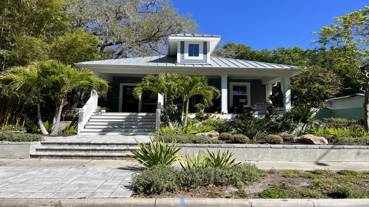 St. Petersburg, FL (2025): Neighborhood Guide & MLS Listings inception-app-prod/MmNhM2RmODYtZGUwMC00NDcwLTg4MjgtMTkwMjI1MThmMjZl/content/2025/11/489c481446e185e3bb285d59d047e130ad347294.webp