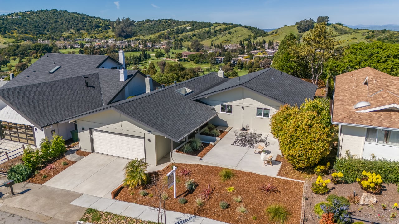 315 Grandview Ave (copy) inception-app-prod/Mzg2ZTdiYjItNjAzYy00OWQyLTlmYjItZGJhOGE2NTY5MTM0/content/2026/04/f50d8e2a84be9f1891dbd95a36a8b83242aa30a3.jpg