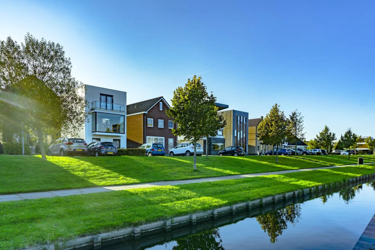 inception-app-prod/N2IxMmY4MzMtZmQ1NS00MzgzLWEyNzEtODE2NWFjMzcxYmQx/content/2025/10/e42c7225642572f7ca1a8772d1e15d01a69a3c86.webp