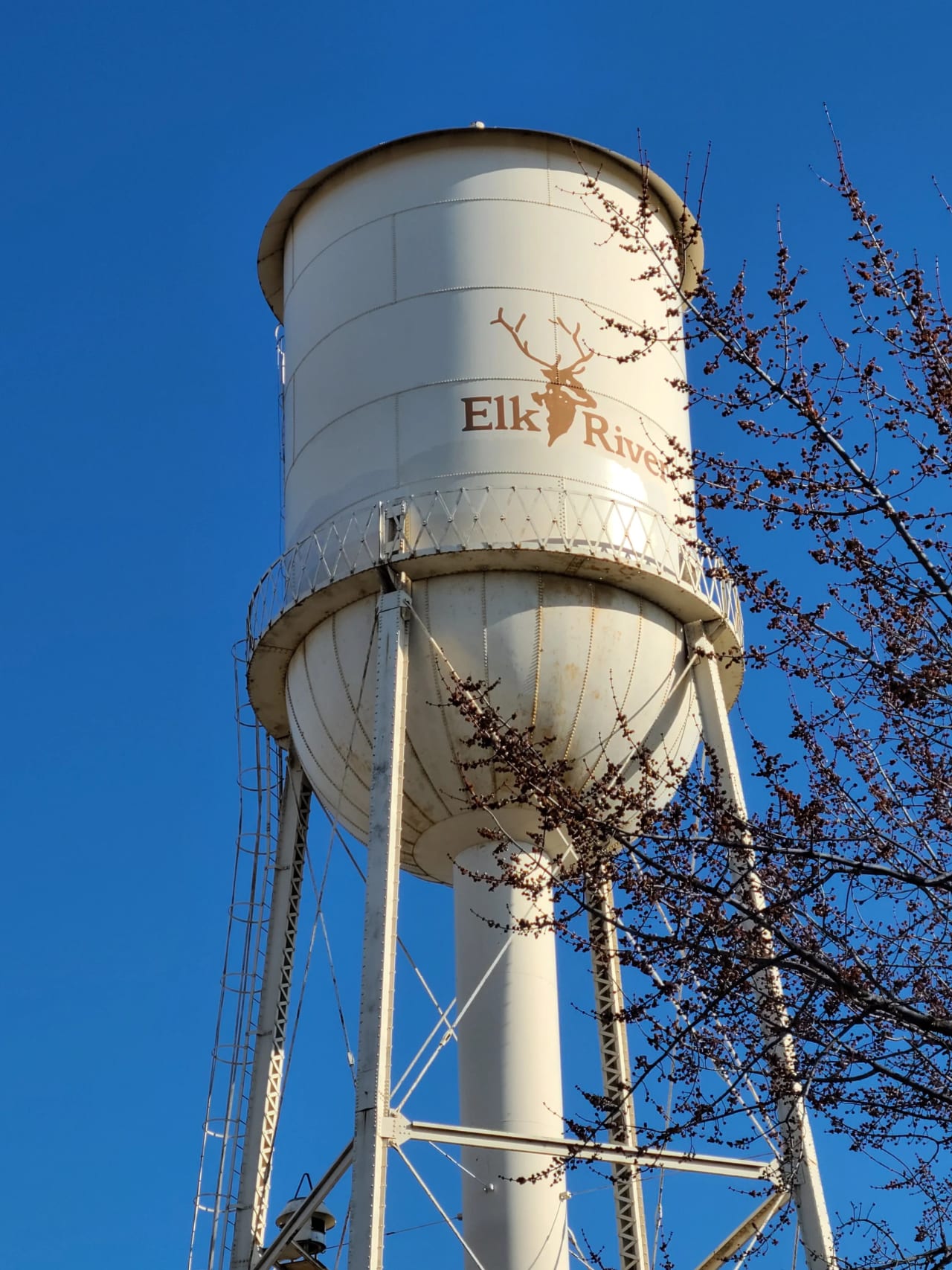 Elk River homes for sale inception-app-prod/NDRkOWQ0NmUtZTM1Yi00MzU1LTllMjctYzEzNzg4NDFiZGVi/content/2021/02/ezgif.com-gif-maker.jpg