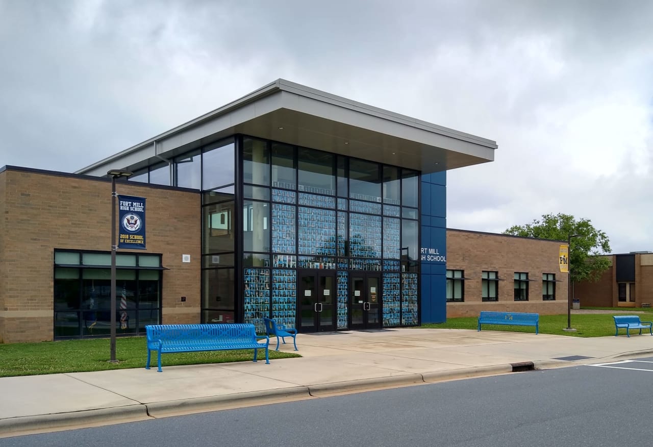 Fort Mill inception-app-prod/NTQzYmYzMjktOWFhMy00ZmE3LWIzZDUtOGExMzU1YjVlNTIw/content/2024/01/1ab447787959ff9b132226f4b2406cf641cef152.jpg