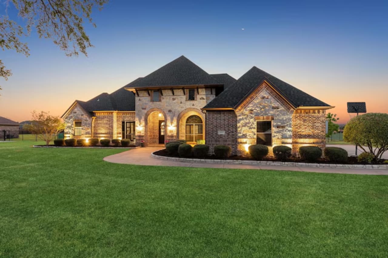 FORNEY inception-app-prod/NWIwOGNhM2EtYTAxNi00ZTI0LWFlYjEtYjVkMWZkMGFhMmQx/content/2025/08/b1cb329d07f01afccf31e06411cf29add1cc72f7.jpg