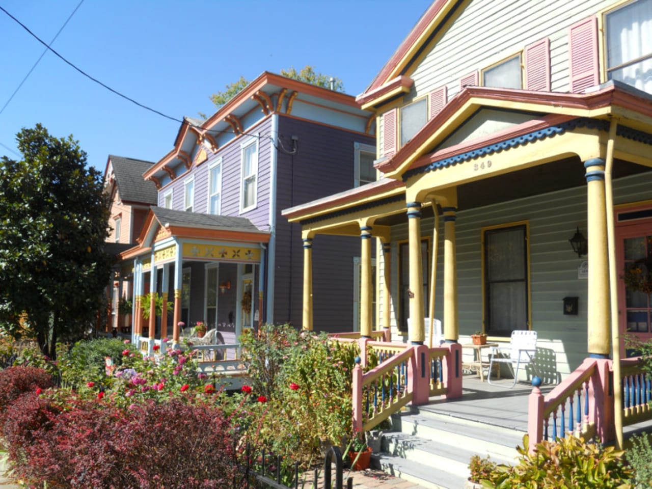 inception-app-prod/NzFlMTAwZDYtZDI3YS00NWM3LTk4NmItOGZjNDU2YWY1ZmIw/content/2016/12/Columbia Tusculum houses.jpg