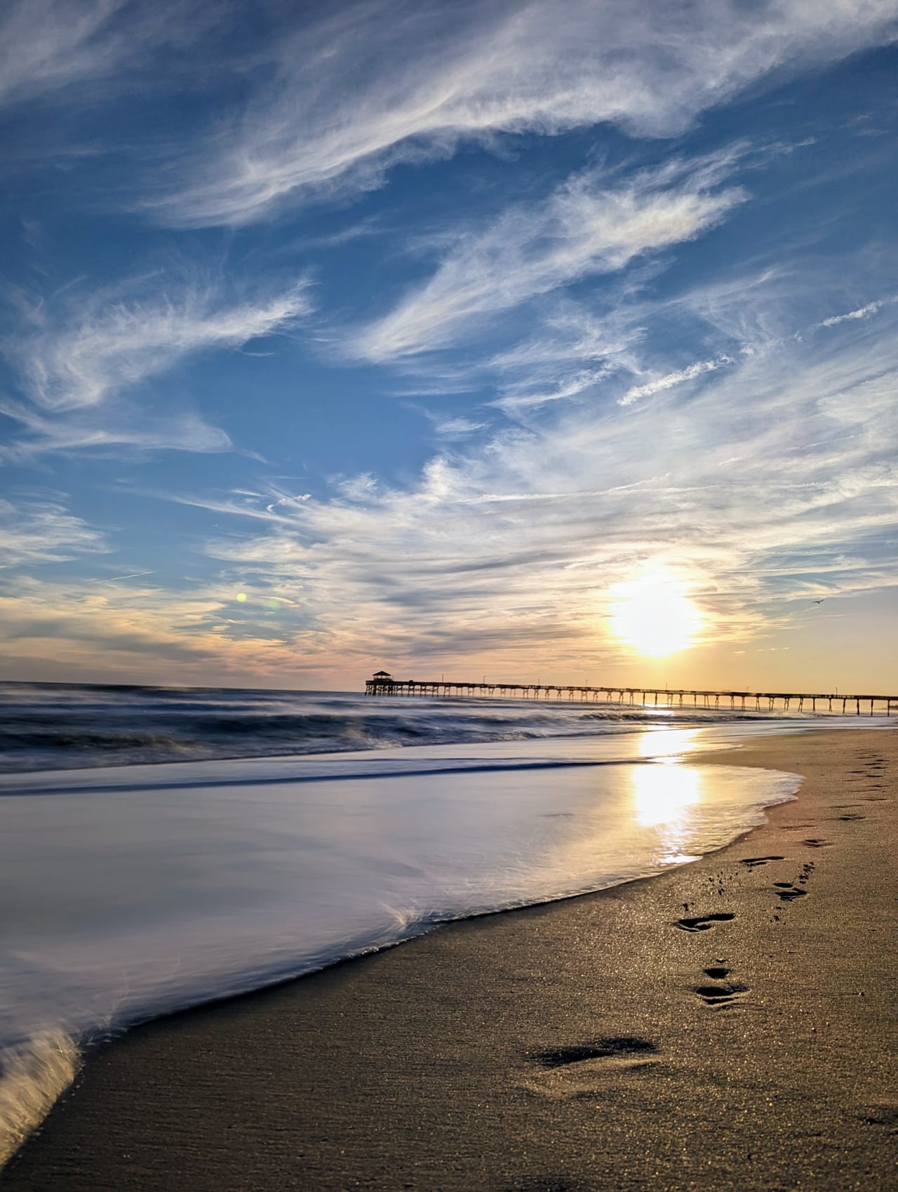 Atlantic Beach North Carolina inception-app-prod/ODBiMDhjMjgtNTg5YS00MDI2LThlZGQtN2EzNmM0NzdiNDUy/content/2023/12/8df47ad42029ed6a8eaff9386bd585c0f4b41c5c.jpg