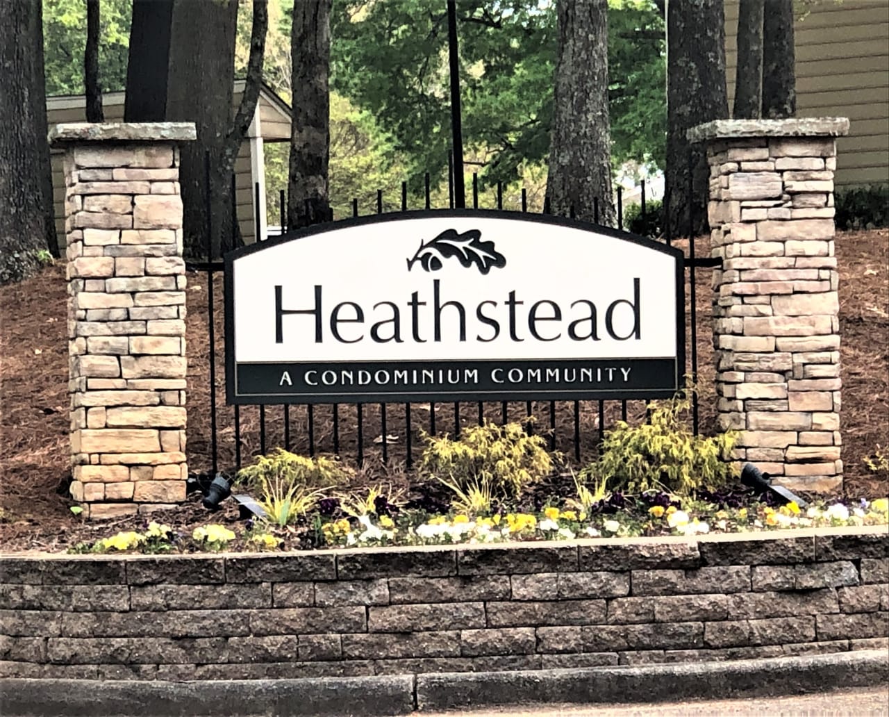 Heathstead Condos inception-app-prod/ODJiYTE5NzAtNzcxMC00MDcwLTg2ZDEtNWE4MDFhNzliNjFm/content/2020/10/heathsteadsign.jpg