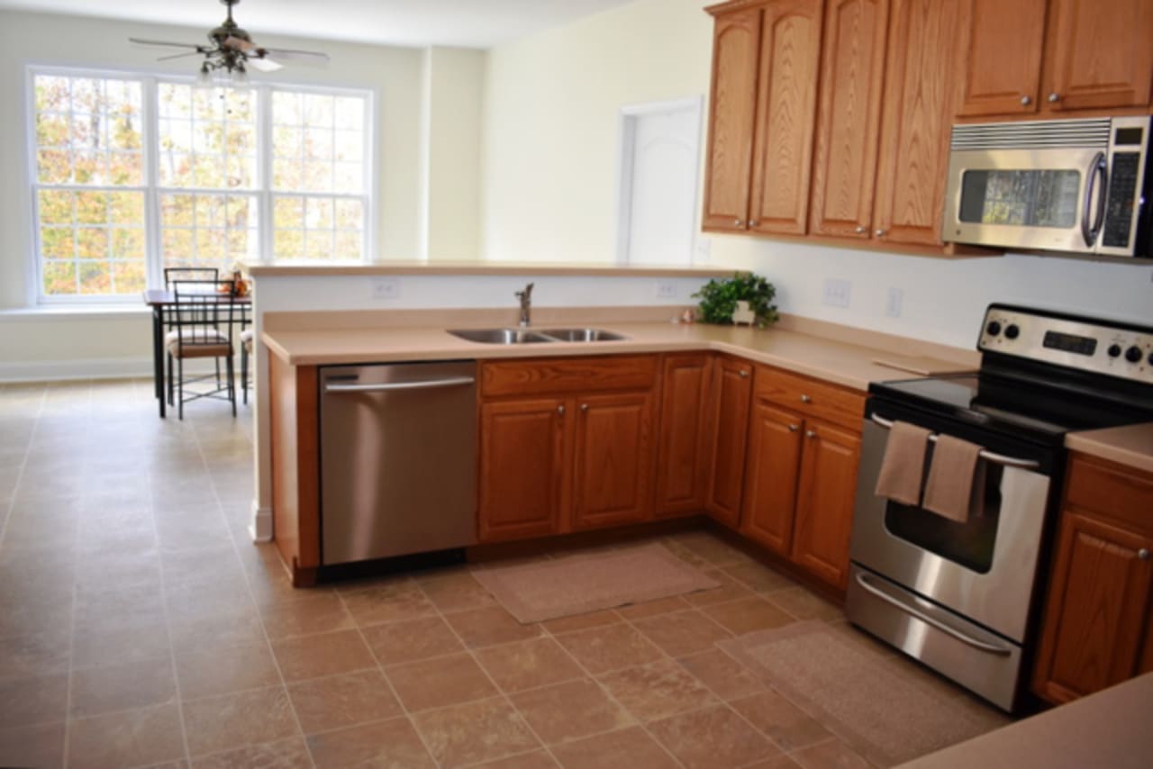 inception-app-prod/OGFmOWNiOGUtMzcxMi00ODZmLTlhYmQtZmE5OTBmNDRjOGE3/content/2019/03/Boxelder at Reedy Fork Kitchen- Kylind Realty-3.jpg