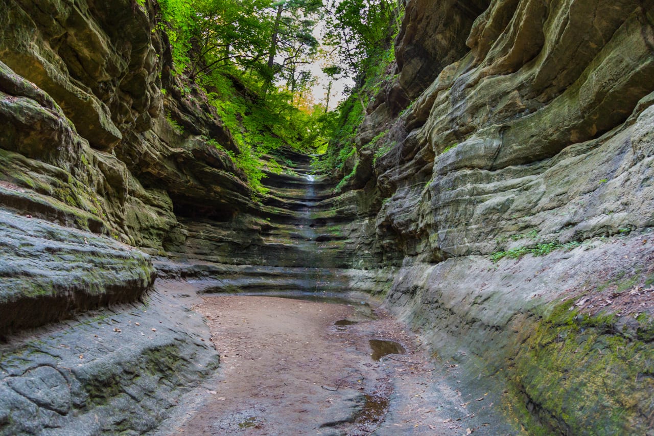 Illinois Valley inception-app-prod/OGM1OTkxZTktZWU1MC00YzMwLThhZjctYTQzYmQxZTdlMDYz/content/2019/01/siteUTICAStarved-Rock-French-Canyon-2.jpg