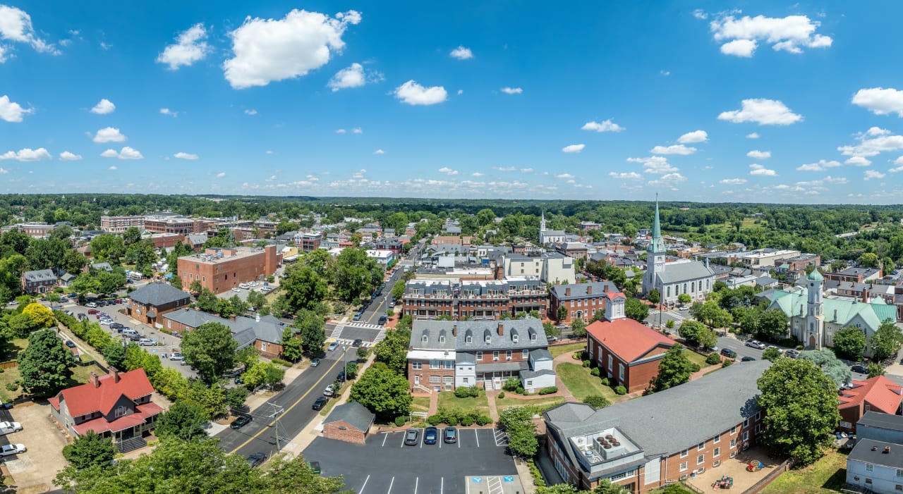 DOWNTOWN FREDERICKSBURG inception-app-prod/OTVlOTU3MDUtNWU1NC00YmZiLThkZTItZDc5YjNhZWM5YzYz/content/2024/10/979e01f4ec2a6ff392f18494947e6dc6d8bc4f14.jpg