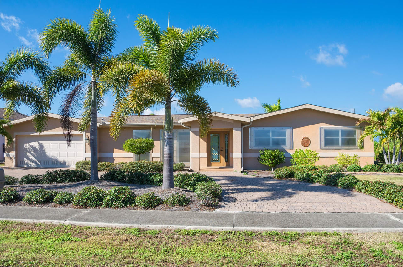 Gonzales inception-app-prod/Y2E5MGJiYWUtZGNkNy00MjIxLTk4OTktZjM0NmQwY2IyZTQ0/content/2021/02/shutterstock401289100.jpg