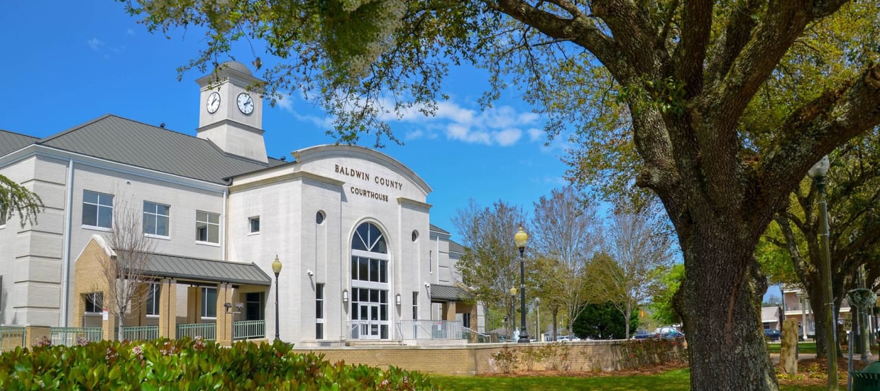 Bay Minette, AL Real Estate | Coastal Real Estate inception-app-prod/YTU5MDg3YjMtNmY3Ni00MjkwLWFhMWYtYzU4MThiZDk2OTFh/content/2023/08/2a33a60d06863e1aedc8b579f5af3d587e291202.jpg