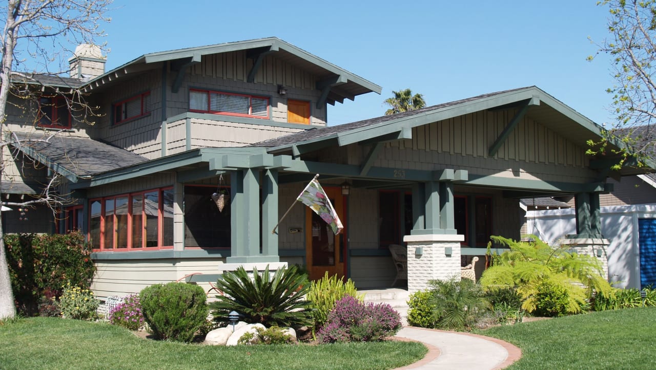 Featured Neighborhoods inception-app-prod/YjM0ZWMxNWQtOTY0Ni00MjE5LWIzYzctMmNhM2MzZGI1NTY5/content/2020/08/bh.jpg